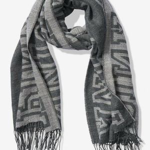 Victoria’s Secret Pink Gray Blanket scarf